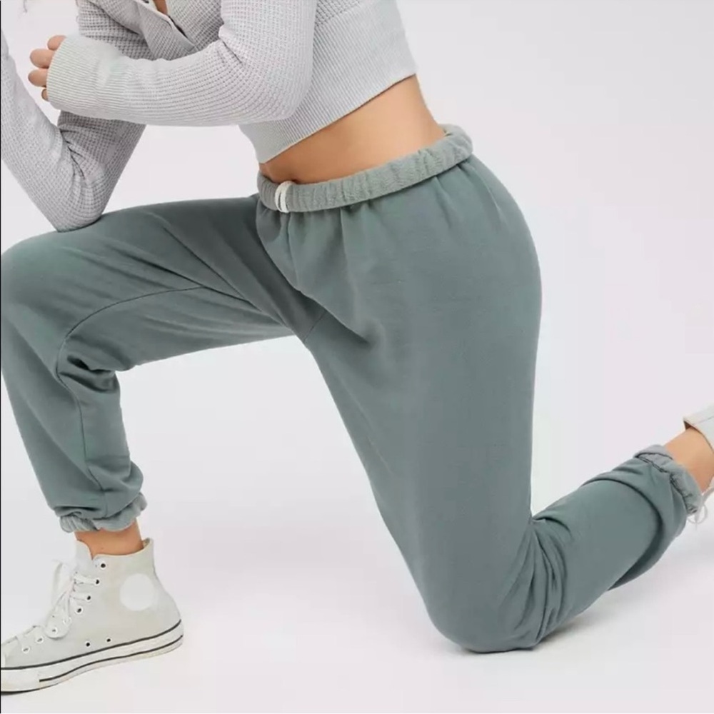 OFFLINE By Aerie OTT Fleece Full Length Jogger Green